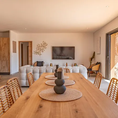 Felicita Di Villa Lecci