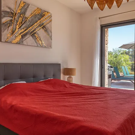 Felicita Di Villa Lecci